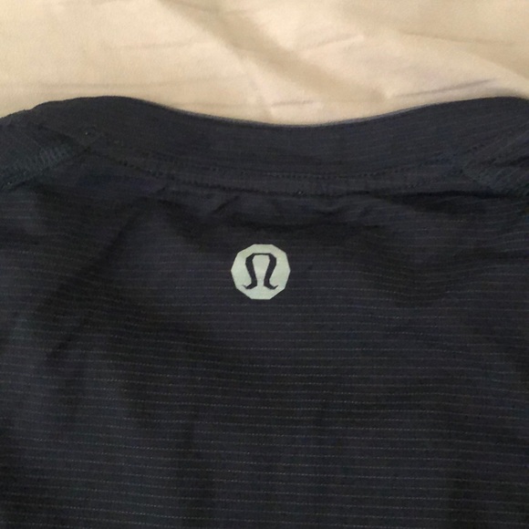 Men’s Lululemon athletic shirt - Picture 3 of 3